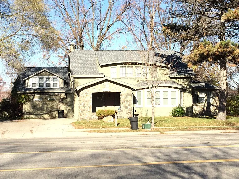 1519 E Thirteen Mile Rd #1 — Photo 1