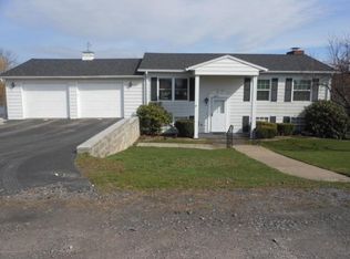 2395 N Lakeview Dr, Clarks Summit, PA 18411