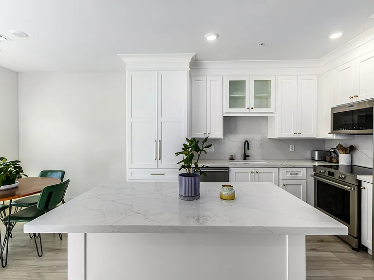 2265 W Echo Ln — Photo 7