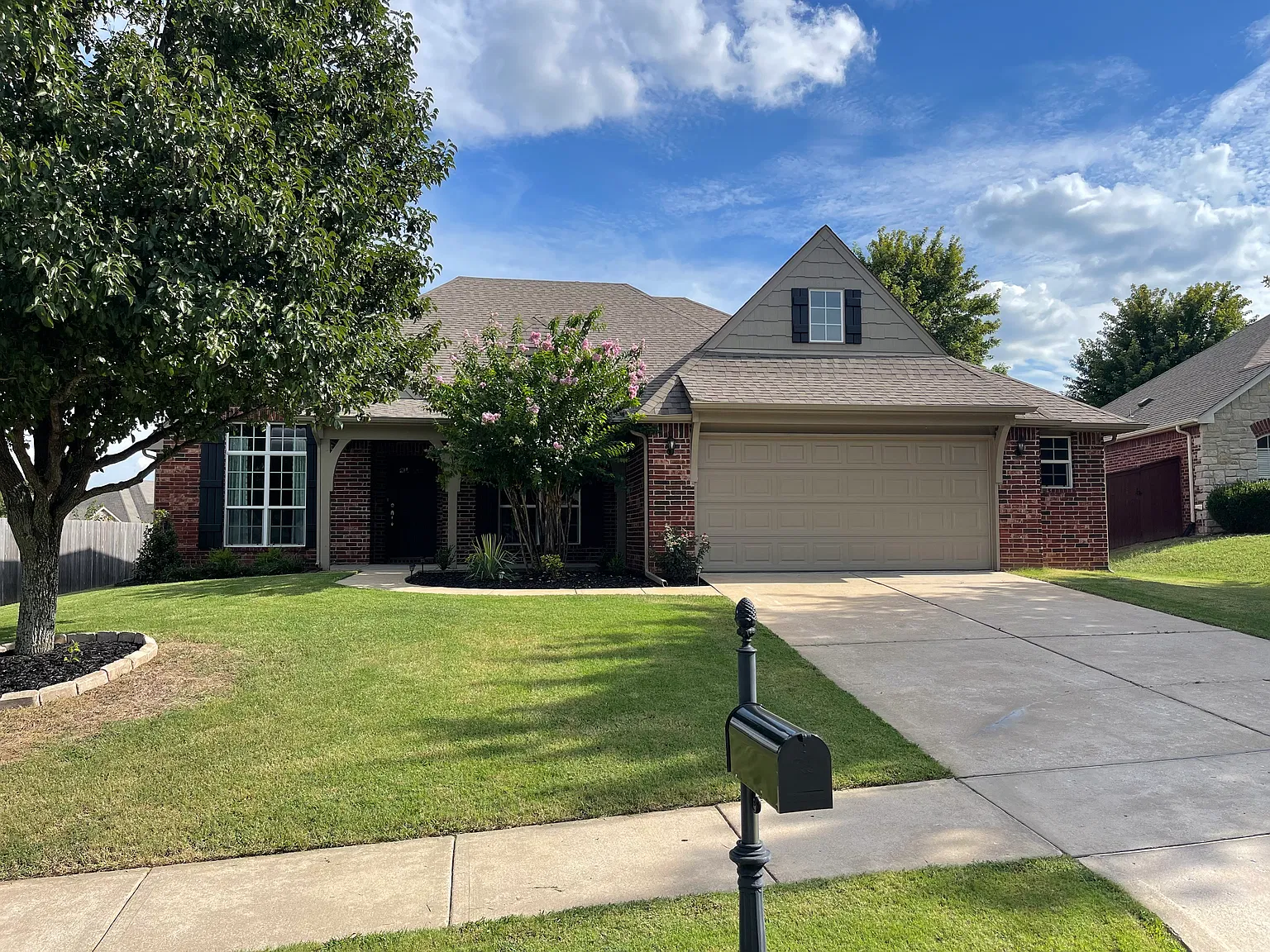 7515 E Jackson Pl — Photo 2