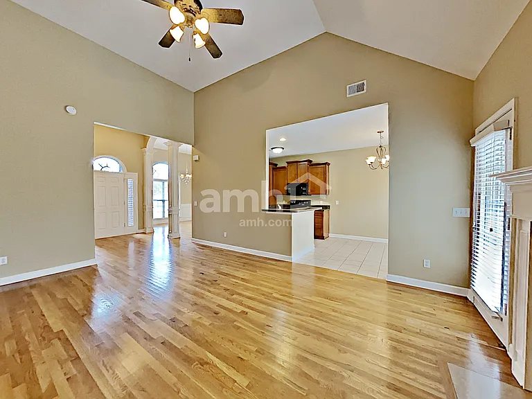 165 Bland Dr — Photo 4