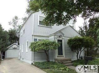 57 Muir Rd, Grosse Pointe Farms, MI 48236