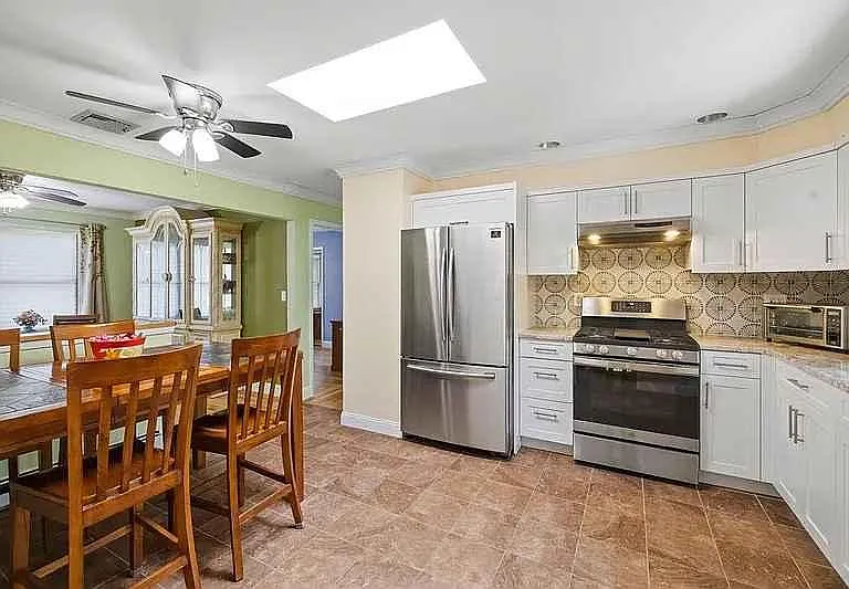 286 Gilbert Ave — Photo 6