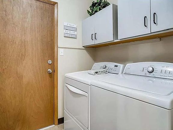 2nd image of 6167 Little Pine Cir