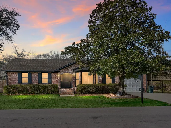 1142 Brookside Dr, Hanahan, SC 29410