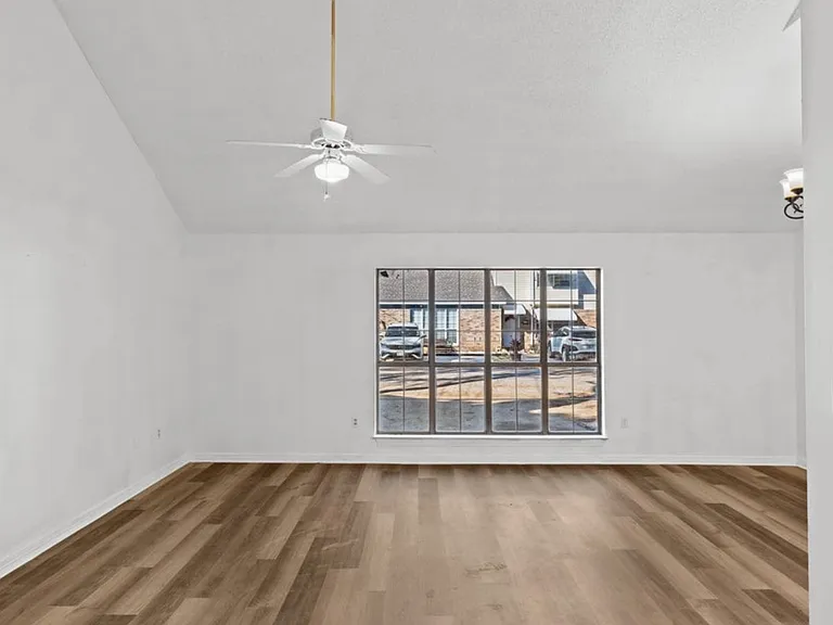 940 Central Ave #16 — Photo 2