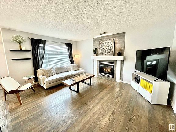 3rd image of 4514 164a Ave NW