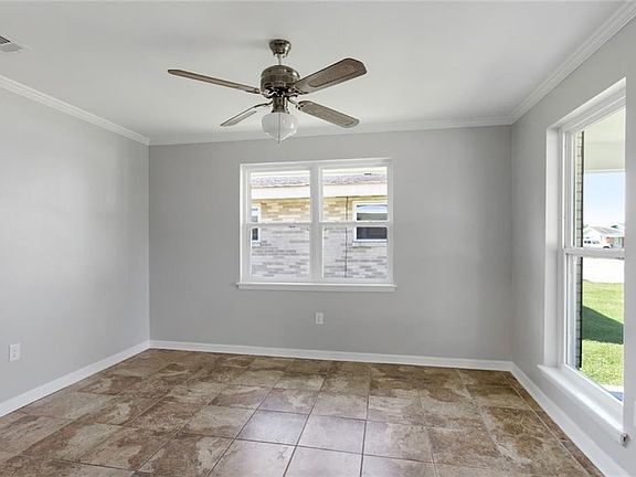 3rd image of 1317 Maplewood Dr