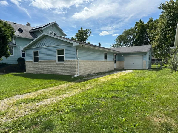 108 S Richman St, Villa Grove, IL 61956