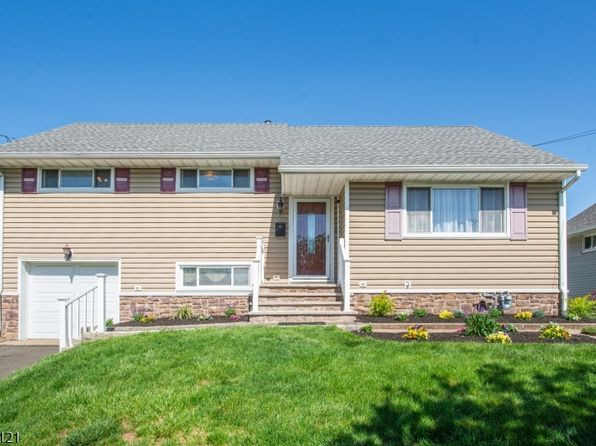 20 Lennon Pl, Clifton City, NJ 07013