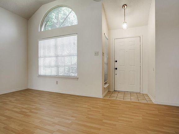 2nd image of 10012 Burgundy Dr