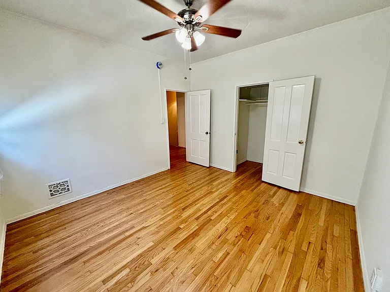 128 1/2 N Palm Dr — Photo 9