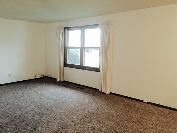 5th image of 1227 Peacock Ln