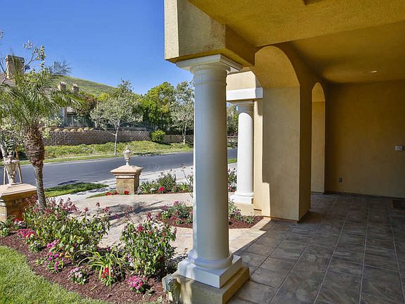 4th image of 3276 Willow Canyon St