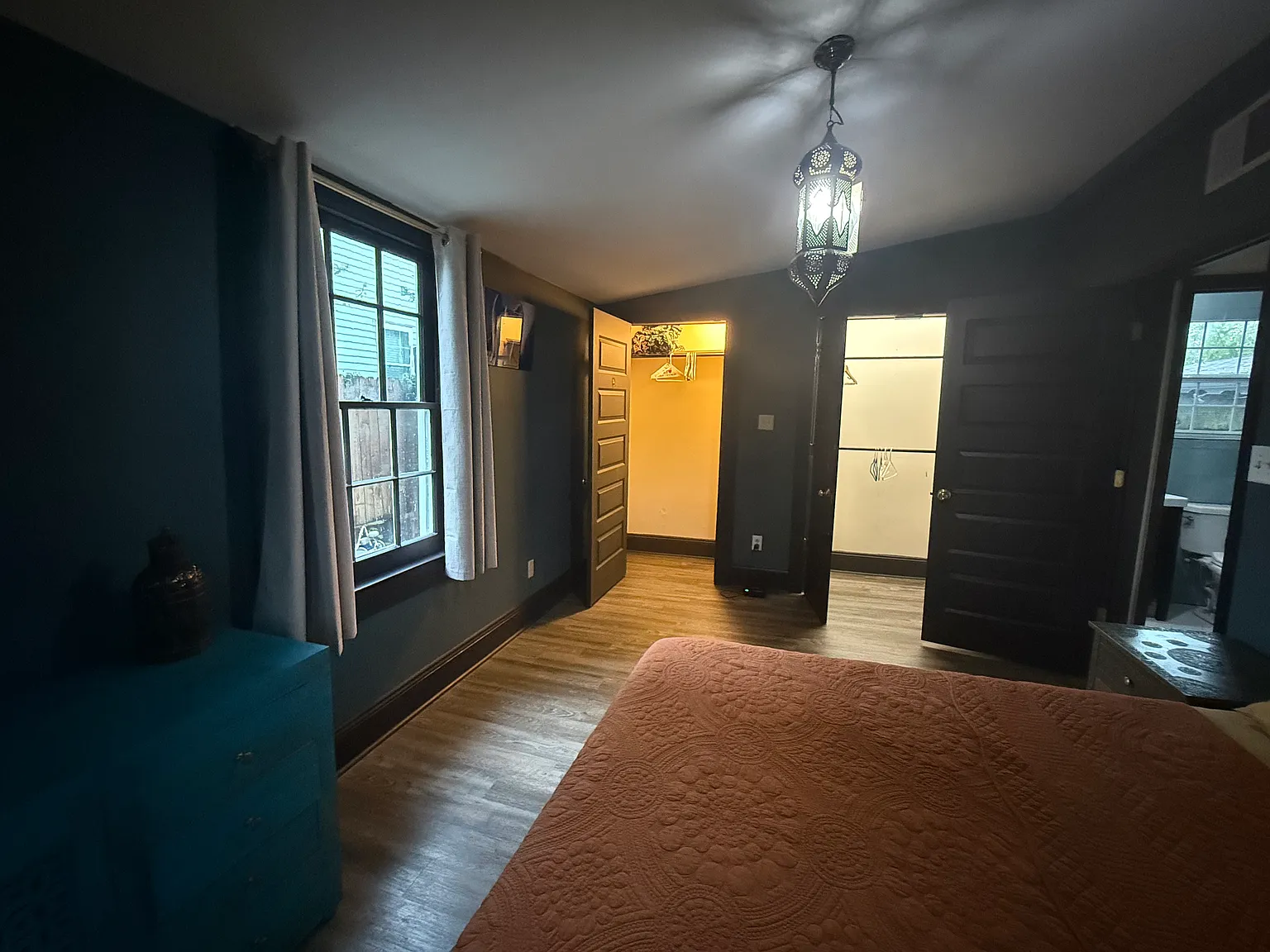 3 bed, 1100 sqft, $2,395 — Photo 4