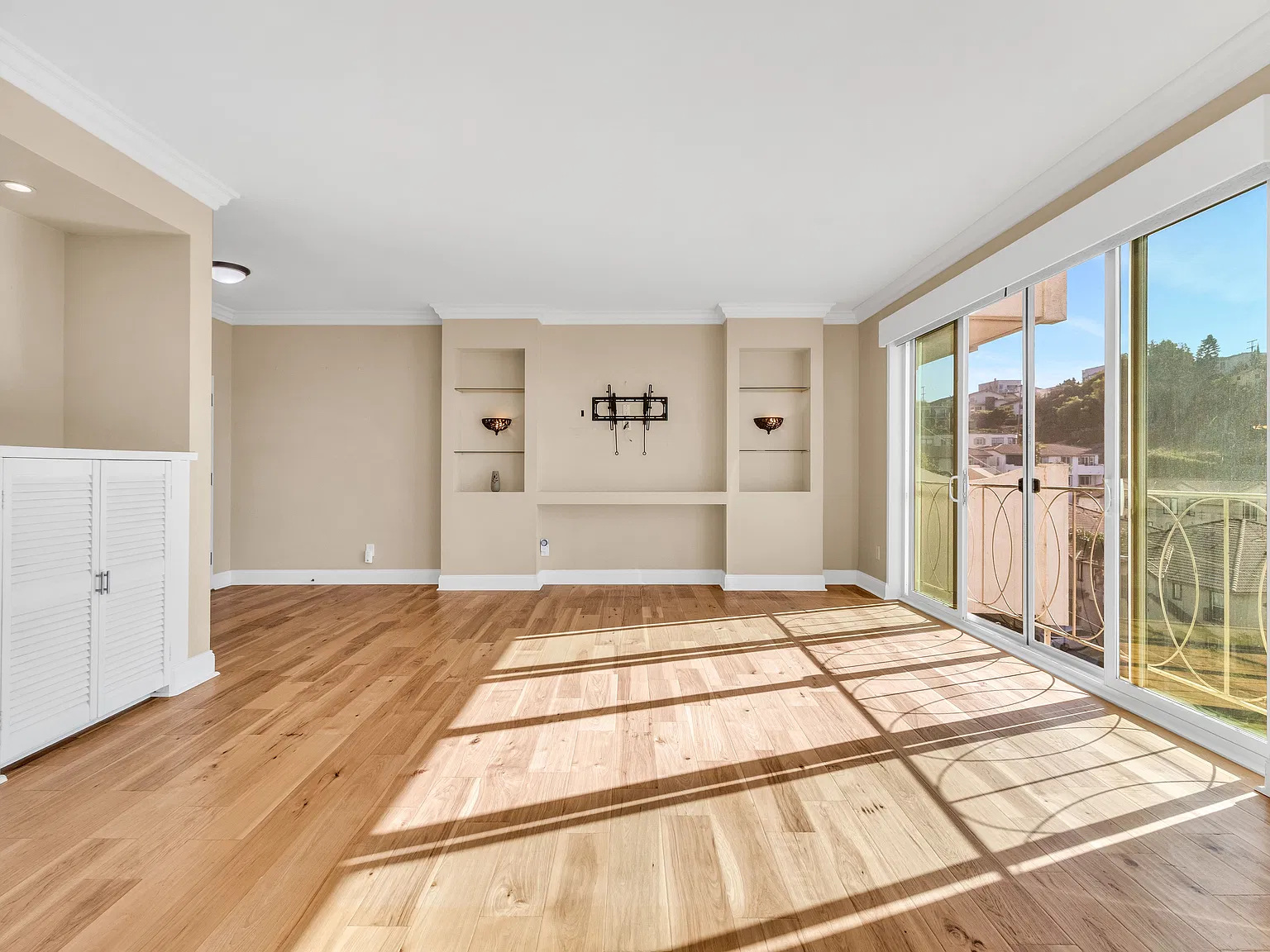 2 bed, 1400 sqft, $4,400 — Photo 4