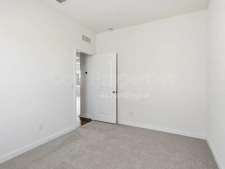 10219 Pine River Dr — Photo 27