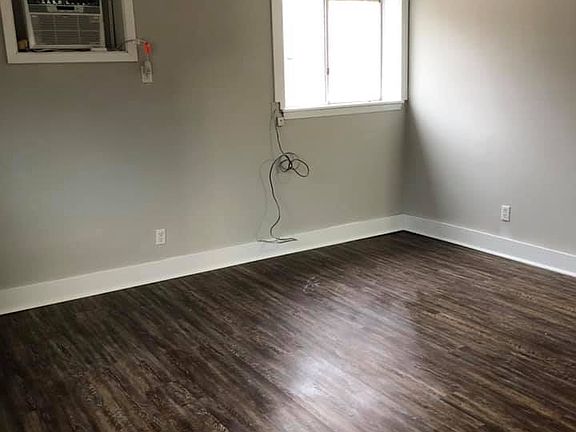 2nd image of 15116 Bellaire Ave