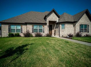 1775 Meadowbriar Dr, Reno, TX 75462