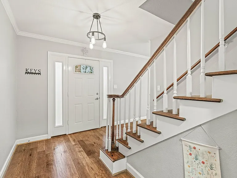 410 Bauxhall Ct — Photo 5