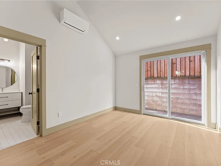 5409 Magnolia — Photo 15