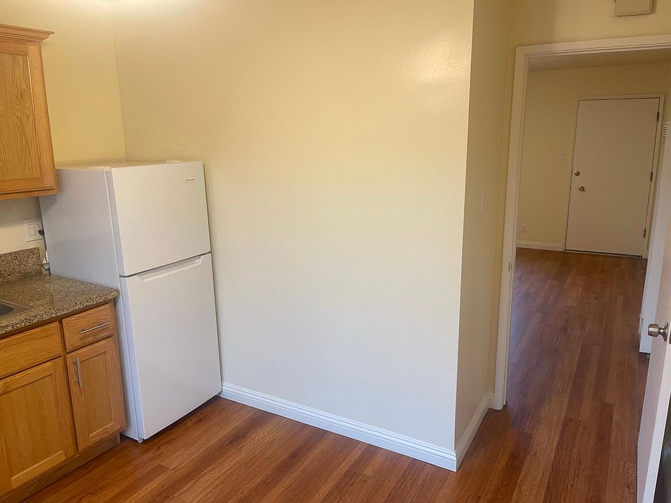 1st image of 4815 Persimmon Ave #20