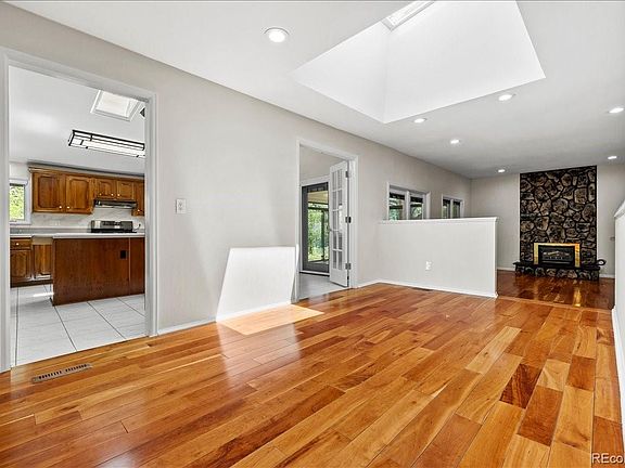 4th image of 8017 E Geddes Avenue