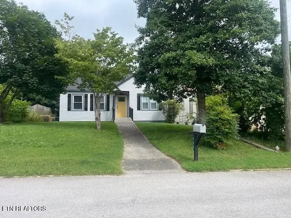 625 Unaka St, Harriman, TN 37748
