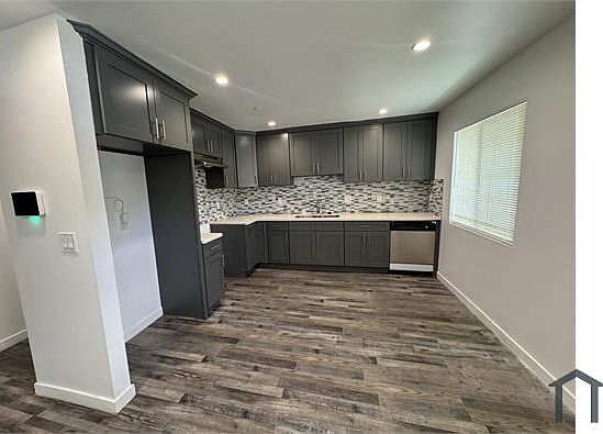 1st image of 1348 W 41st Pl