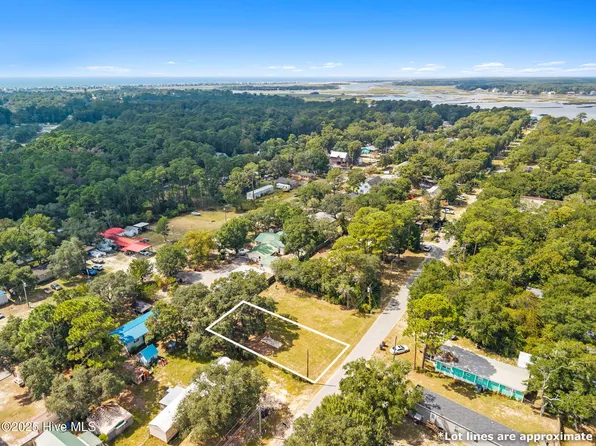 673 Harbor Drive SE, Bolivia, NC 28422