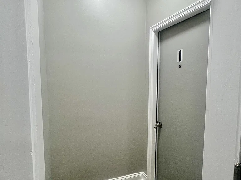 2513 Francis St #1 — Photo 5