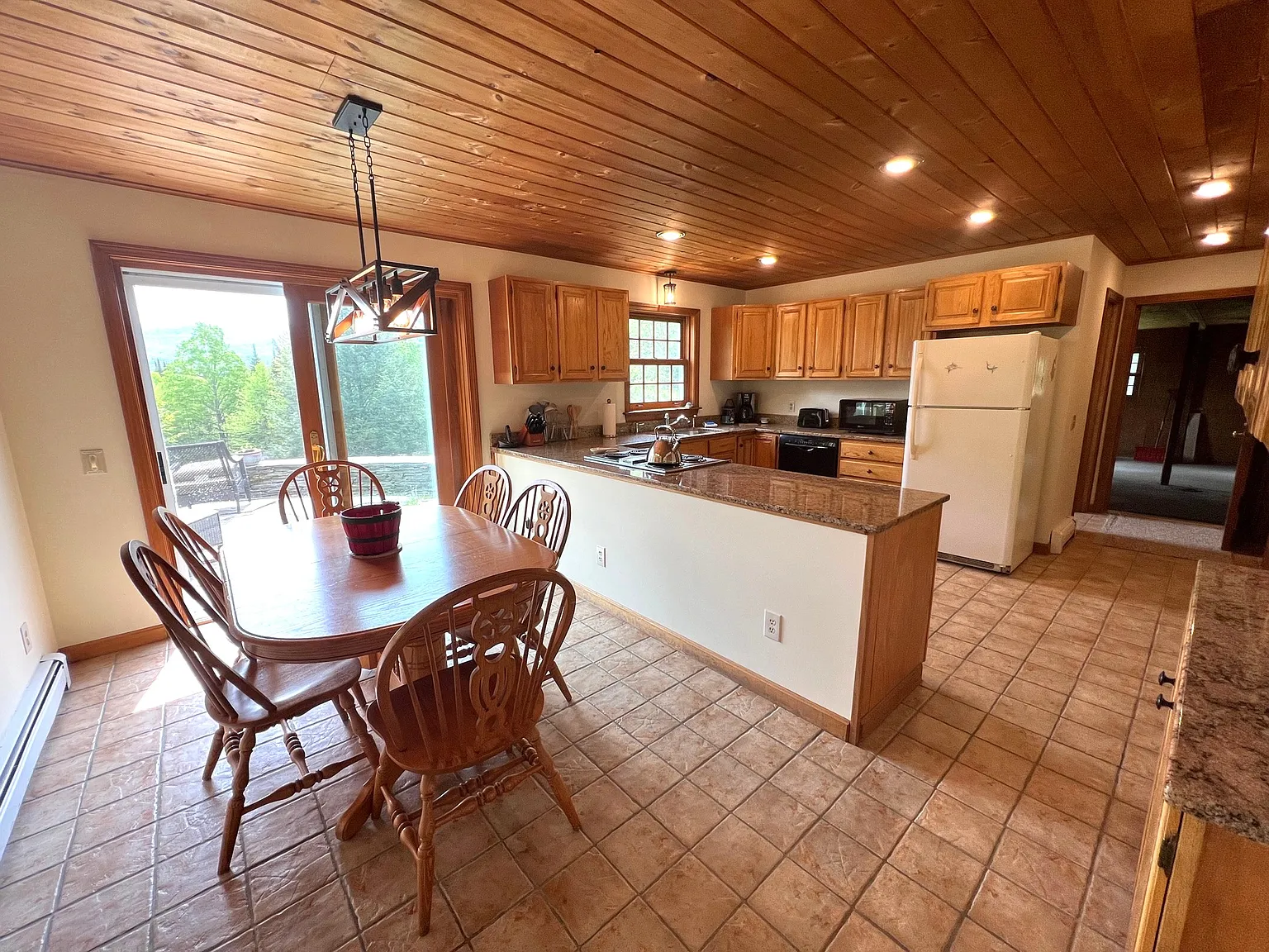 4 bed, 3.5 bath, 2720 sqft, $5,000 — Photo 2