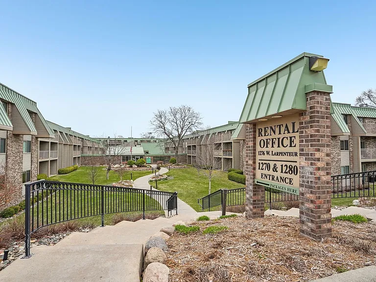 Larpenteur Estates Apartments — Photo 48