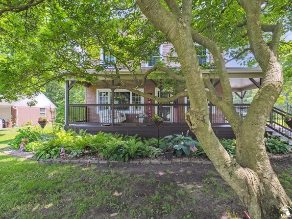 221 E Temperance Rd, Temperance, MI 48182