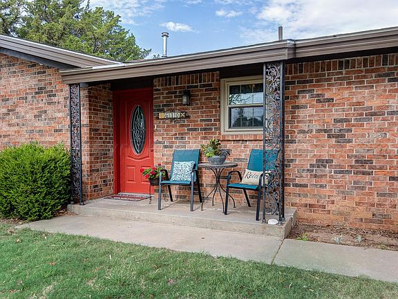 3rd image of 610 Mesquite Dr