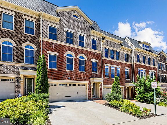 3rd image of 7228 Magpie Ln