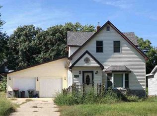 208 S Main St, Gaylord, MN 55396