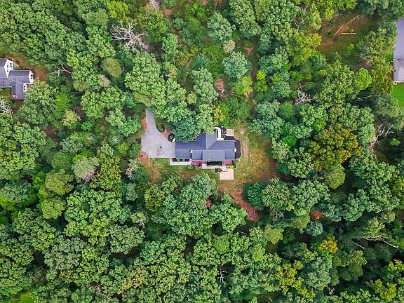 5th image of 1017 Laurel Ln