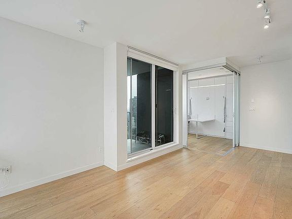 4th image of 13438 Central Ave #2512
