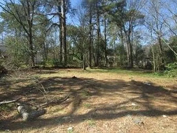 2737 Terry Rd, Jackson, MS 39204