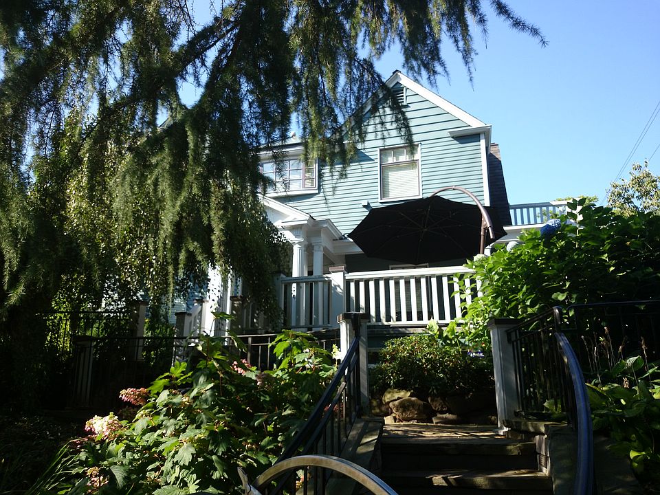 2nd image of 1920 NE Naomi Pl