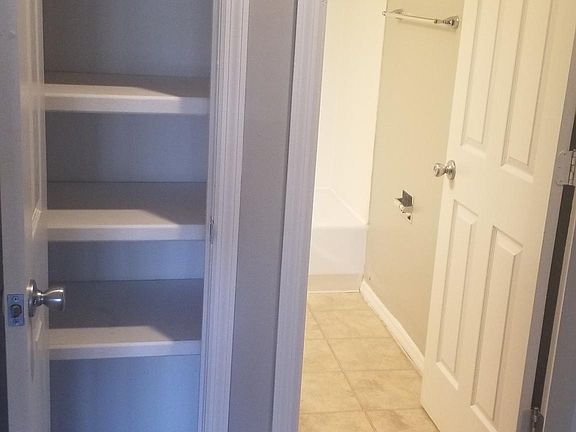 5th image of 733 Wiggens Ferry Dr APT C