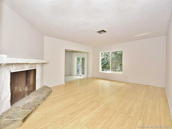 4th image of 11000 NE 9th Ave