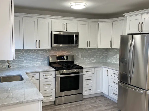 1210 Vyse Avenue image 6 of 21