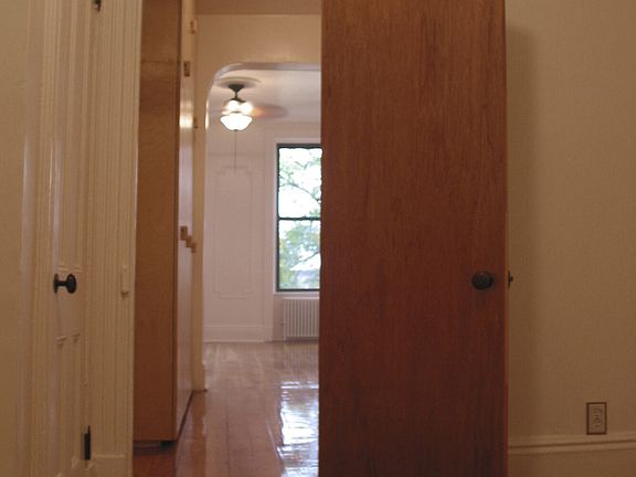 5th image of 438 Prospect Ave APT 3l