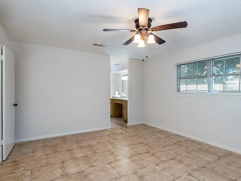 1830 Baker Dr — Photo 12