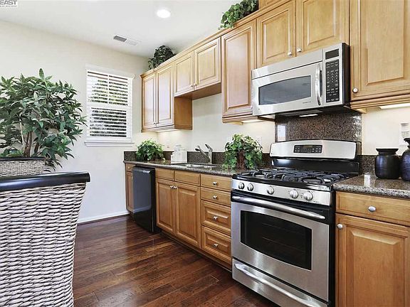 5th image of 674 W Pasadena Ave #674