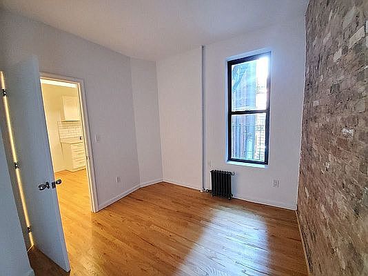 5th image of 88 Elizabeth St #10