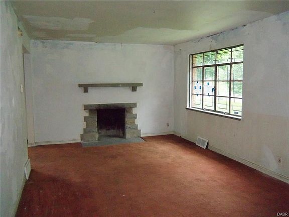 3rd image of 1331 Tennyson Ave