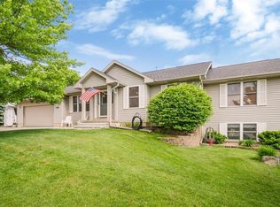 2505 Bullis Dr, Marion, IA 52302